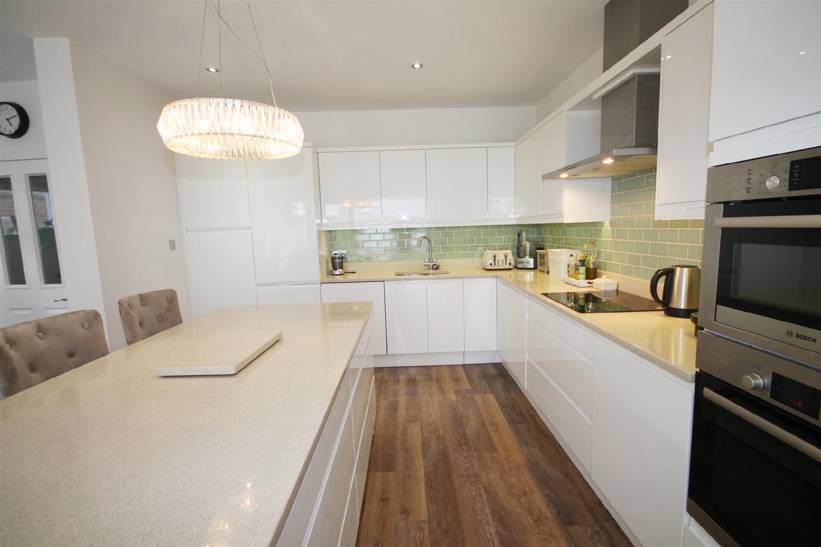 5 Bedroom House Gorsehill Road, Poole